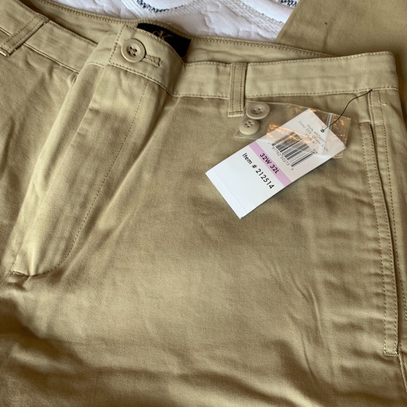 New CK khakis 32 x 32 - Picture 4 of 6